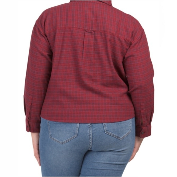 Levi's Red Plaid Cropped Flannel Button Down Shirt - Picture 2 of 9